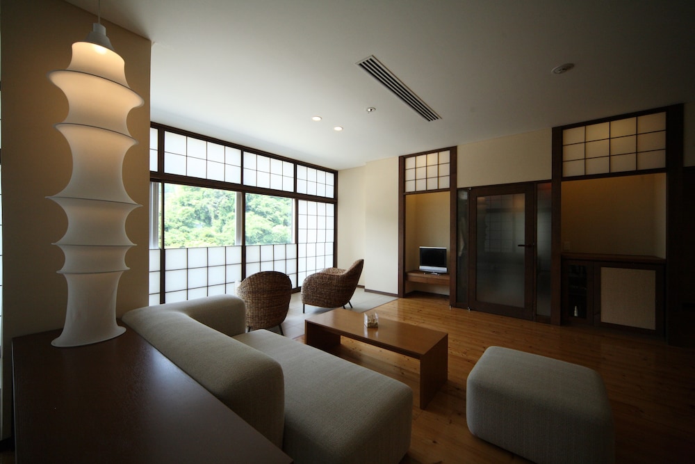 Suginoi Hotel 52/76