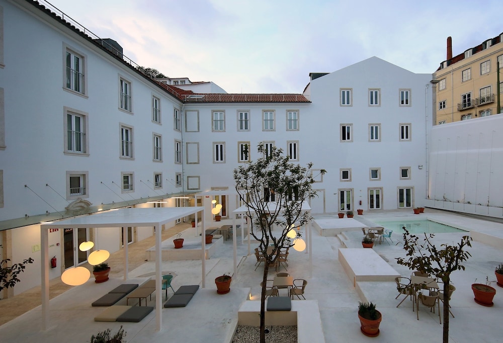 Hotel Convento do Salvador 62/66