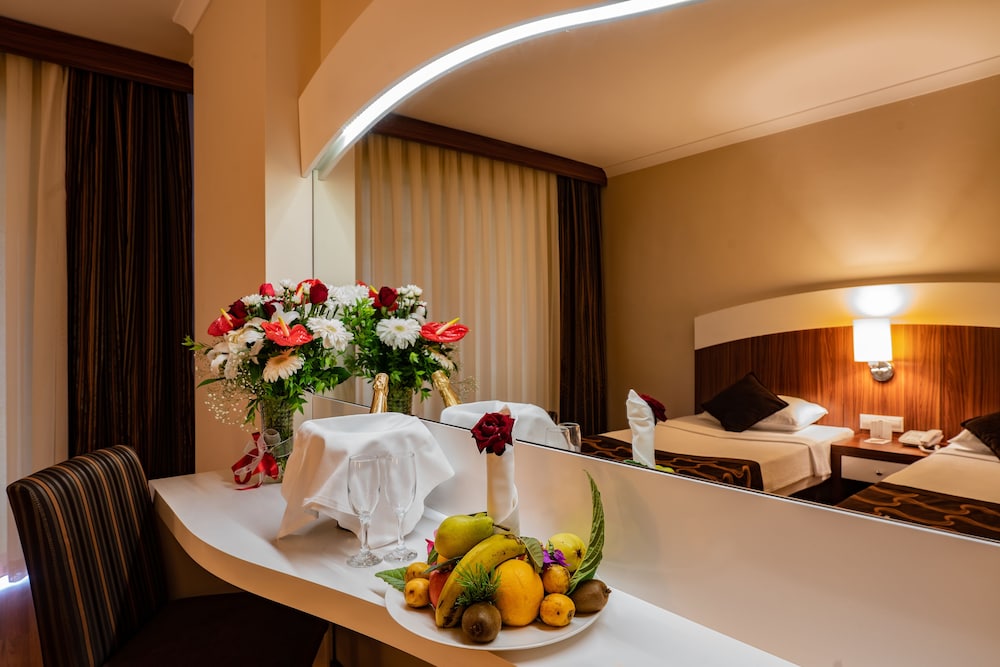 Throne Beach Resort and Spa 35/50