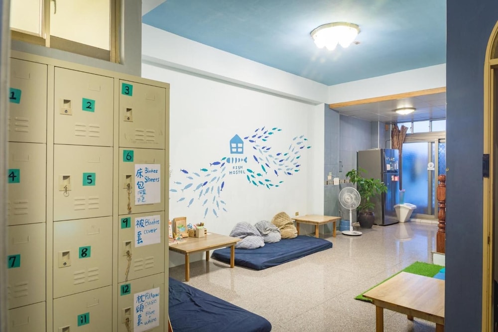 Fish Hostel 40/50