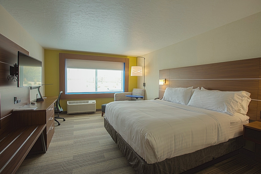 Standard, King Bed, Accessible