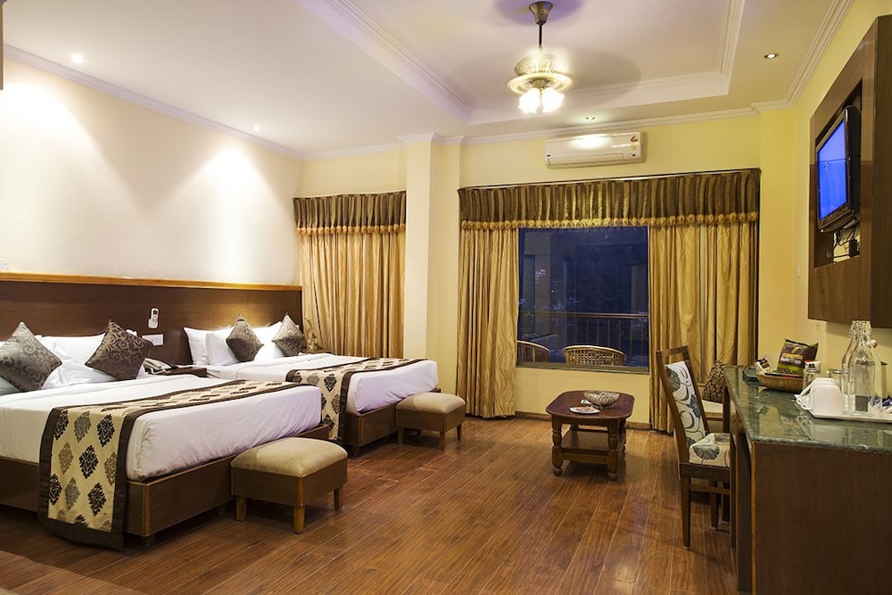 Laxman Jhula Divine Resort 12/49