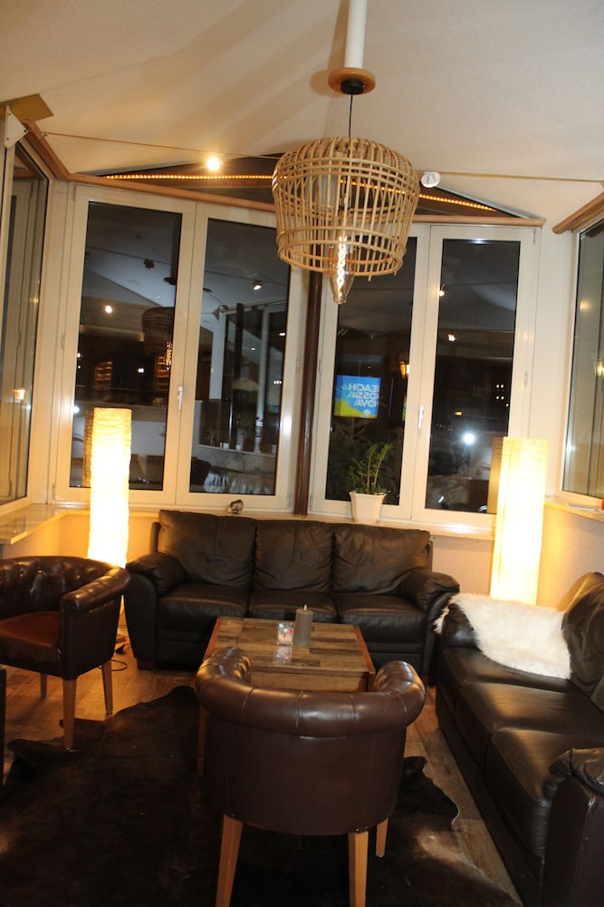 Grichting Hotel & Serviced Apartments 42/65