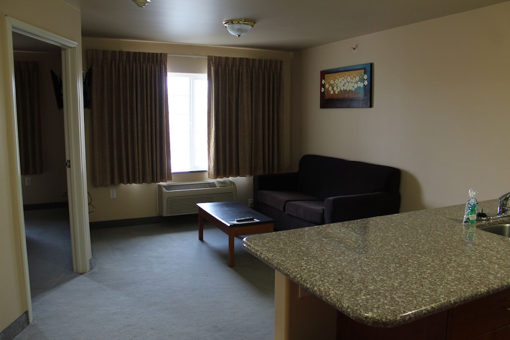 Grand View Inn And Suites 32/65