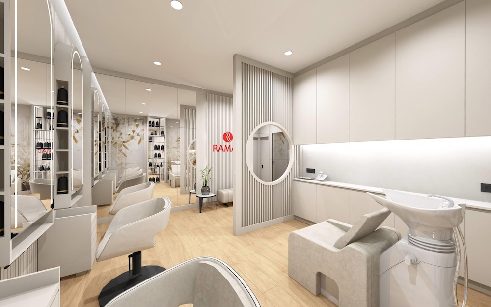 Ramada by Wyndham Zalau 33/57