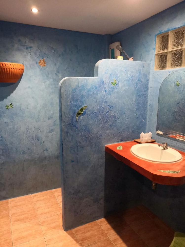 Pandora Lifestyle Hotel 31/32