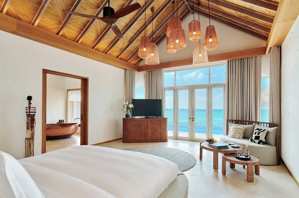 3 Bedrooms, Water Villa, Sunset, 3 King Beds, Private Pool
