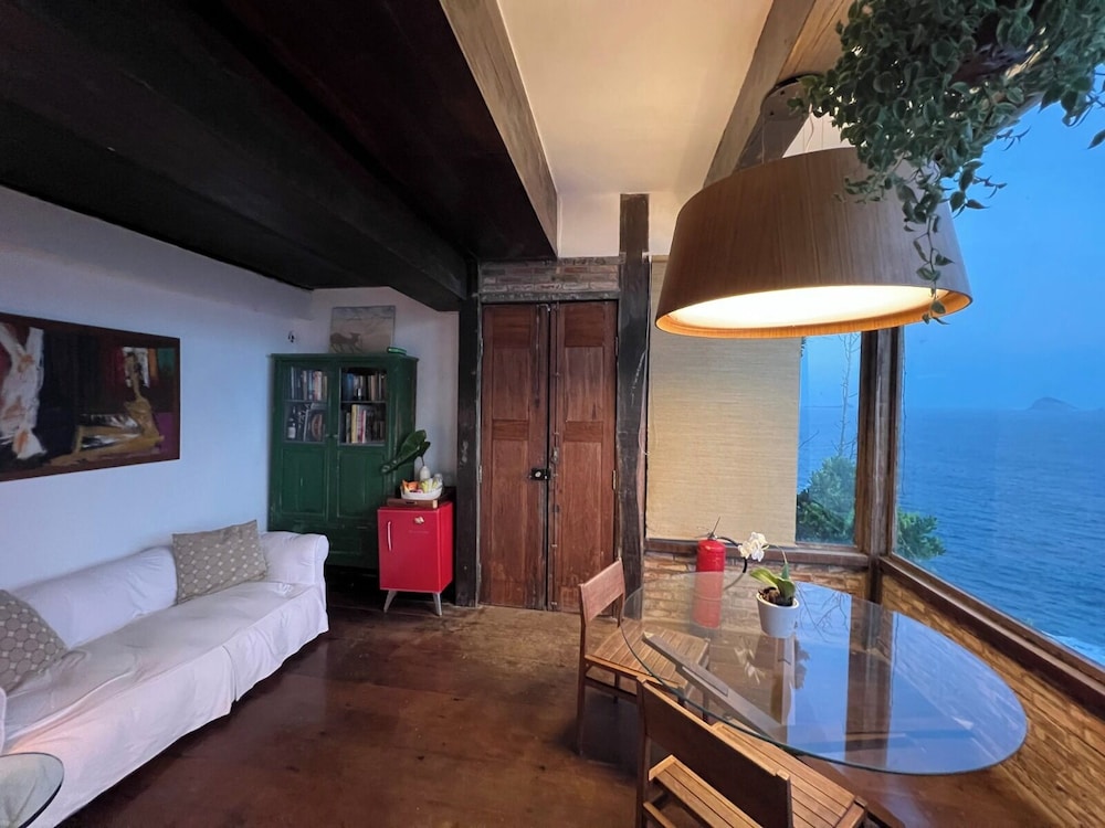 Cliffside Guest House Experience 50/67