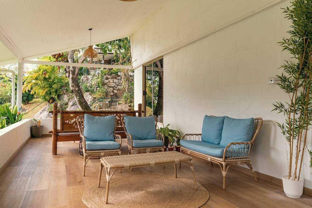 Beau Vallon Bungalows 30/50