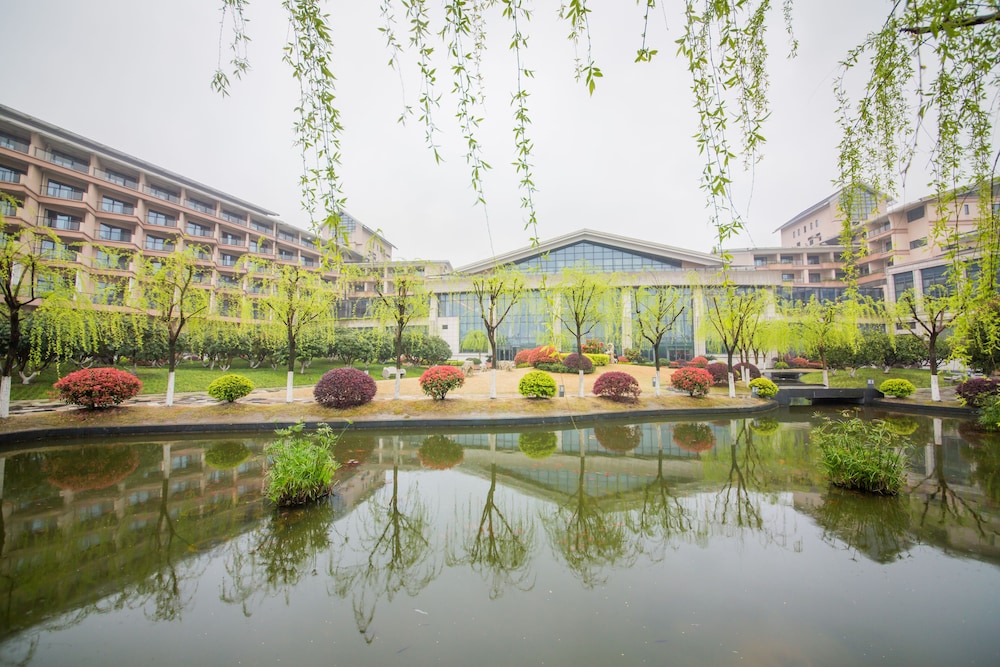 Blossom Water Museum Hotel 75/77