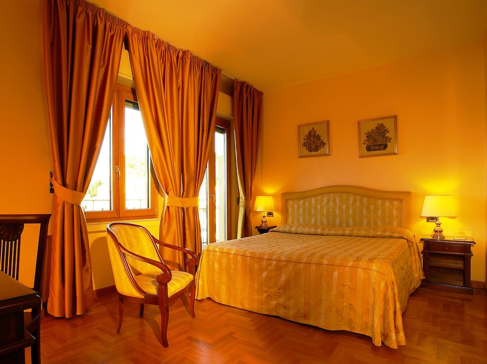 Hotel Isabella 11/60