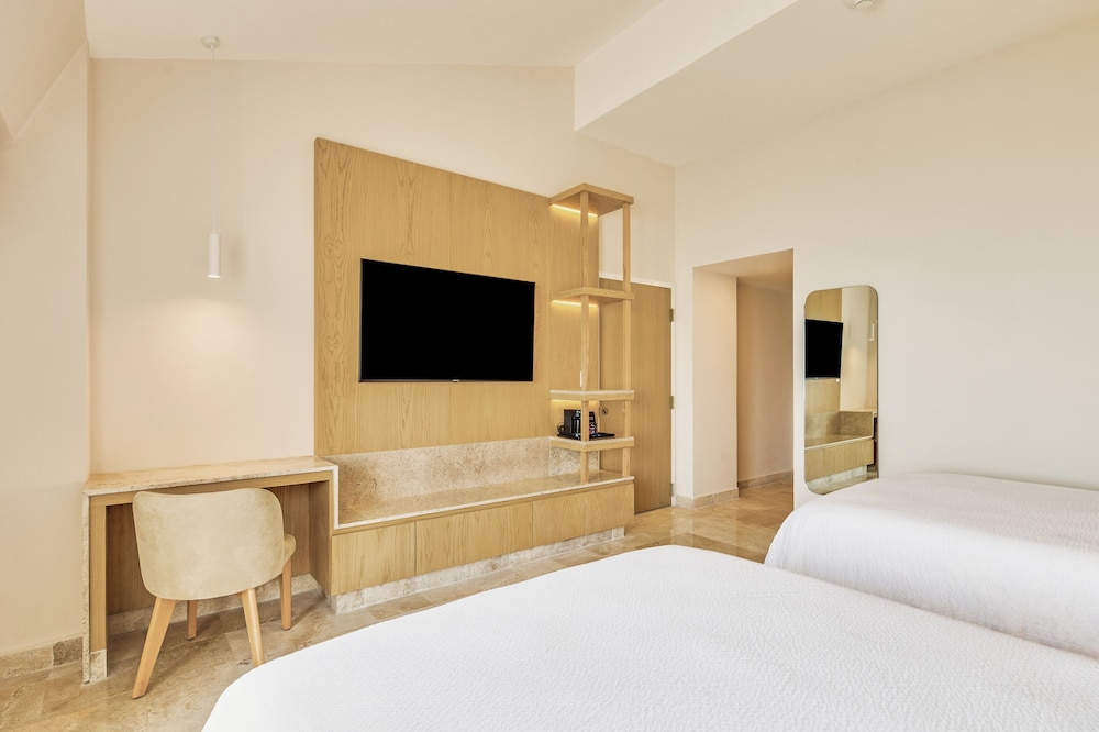 Plus, Luxury, 2 Double Beds, Ocean Front