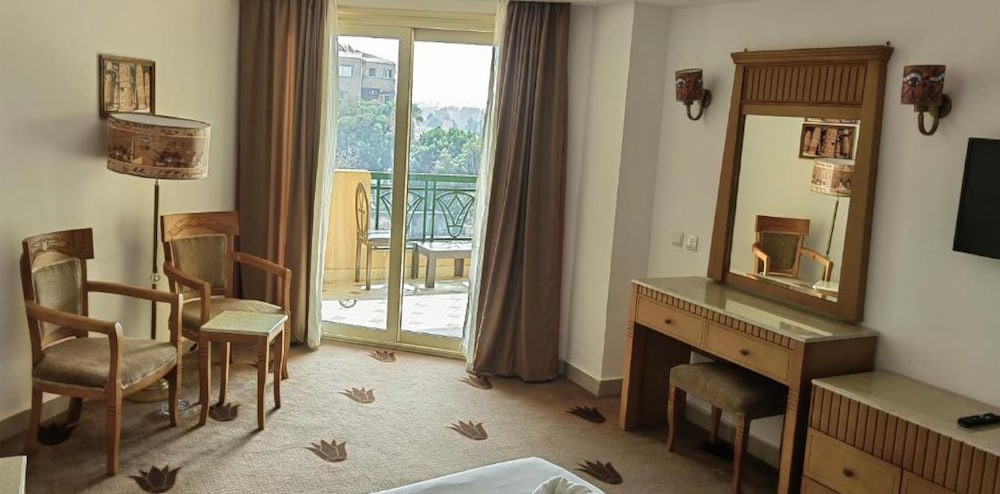 Regency Pyramids View Hotel 40/57