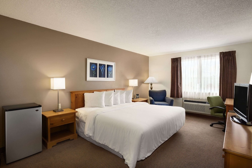 Days Inn By Wyndham Billings 8/28