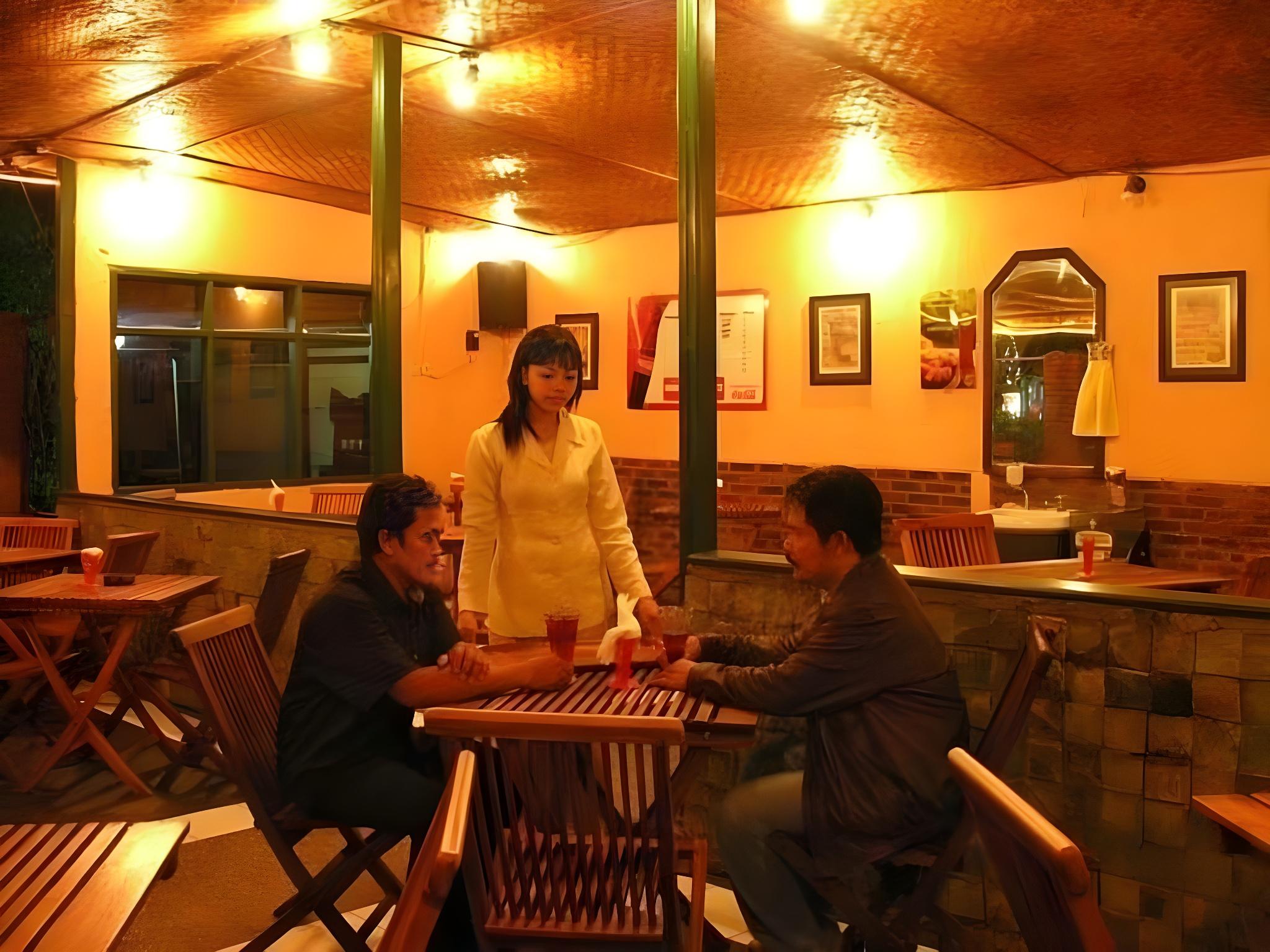 Hotel Augusta Bandung 13/18