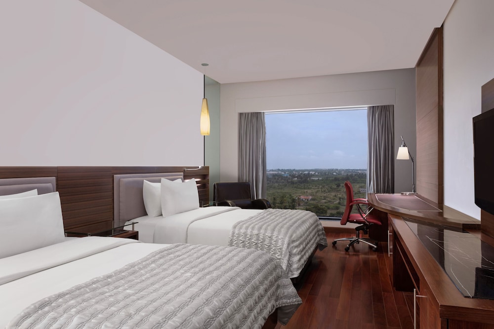LE MERIDIEN COIMBATORE 13/40