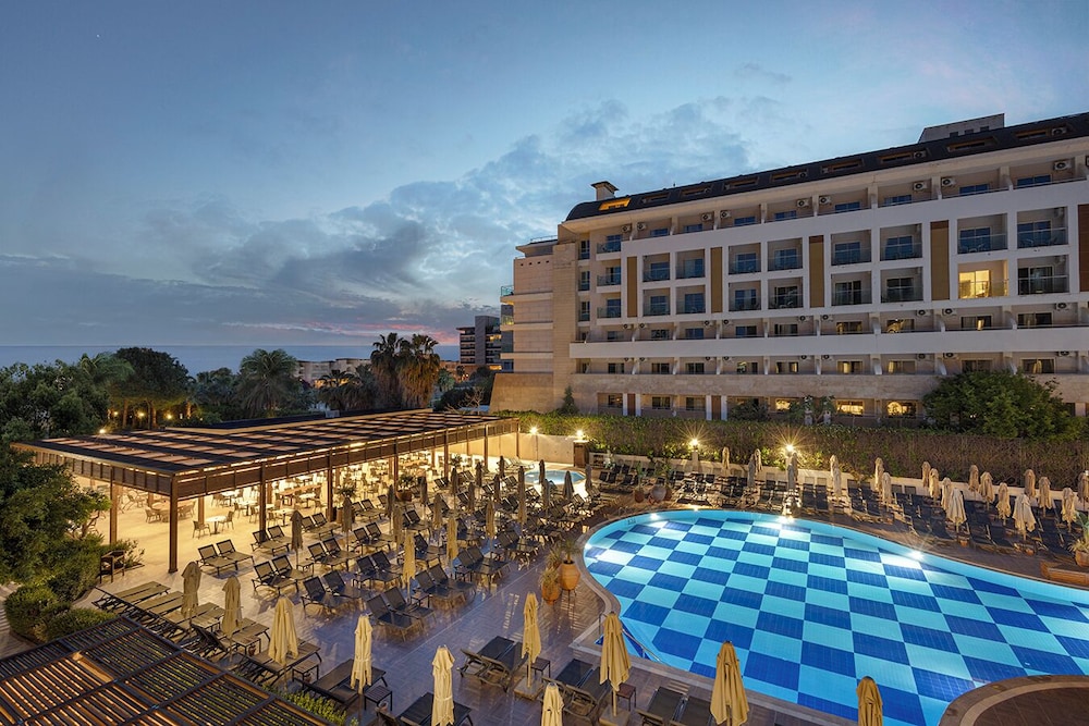 Villa Sunflower Beach Hotel 9/50