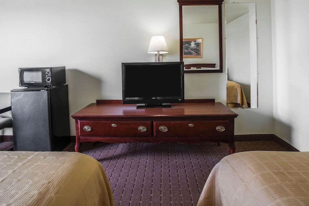 Quality Inn Harrisburg 14/16