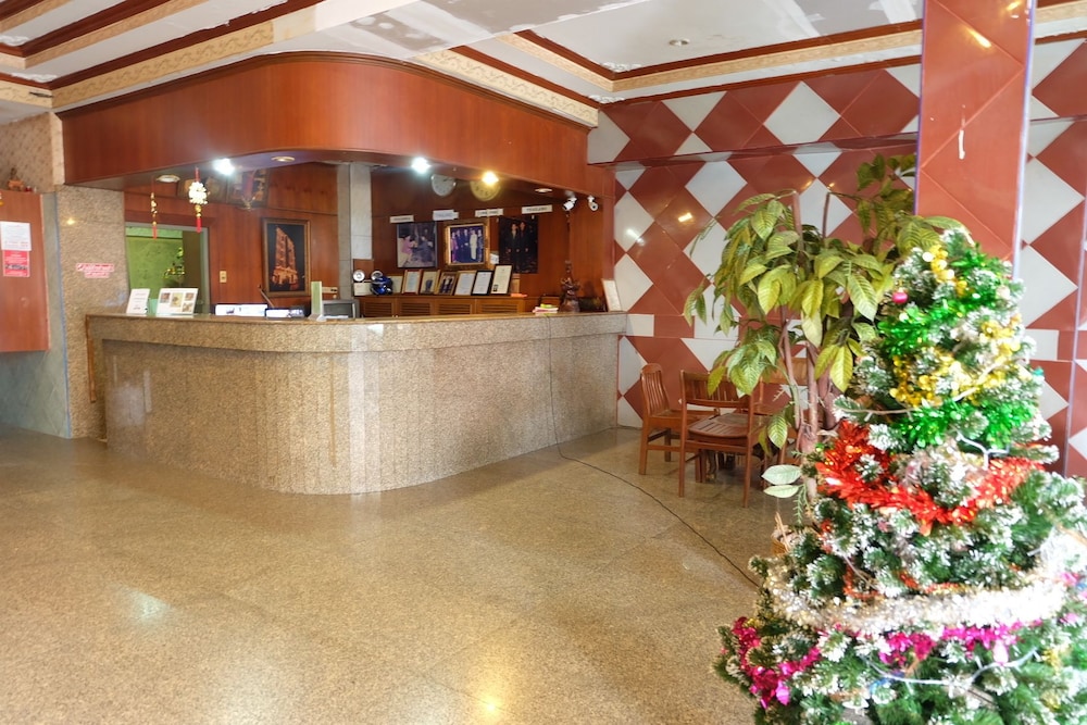 Satit Padang Hotel 3/19