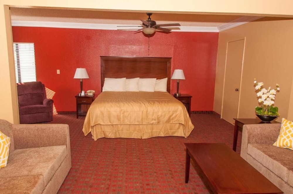 Pacific Inn And Suites 23/50