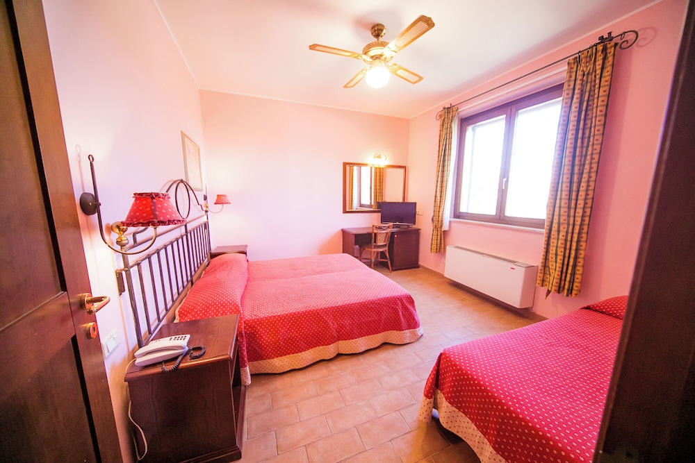 Country, Junior Suite, 1 Queen and 1 Single Bed, Sofa
