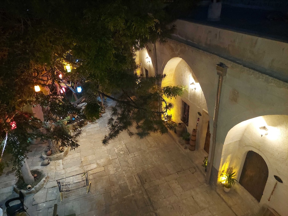 Armesos Cave Hotel 38/50