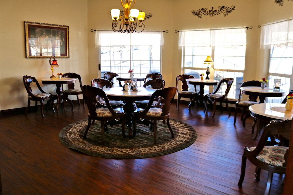 Bradford House Bed & Breakfast 46/54