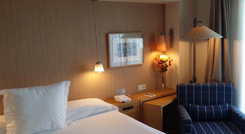 Standard, Twin Beds