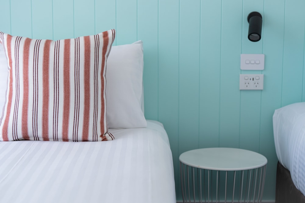 GOSFORD PALMS MOTOR INN 41/62