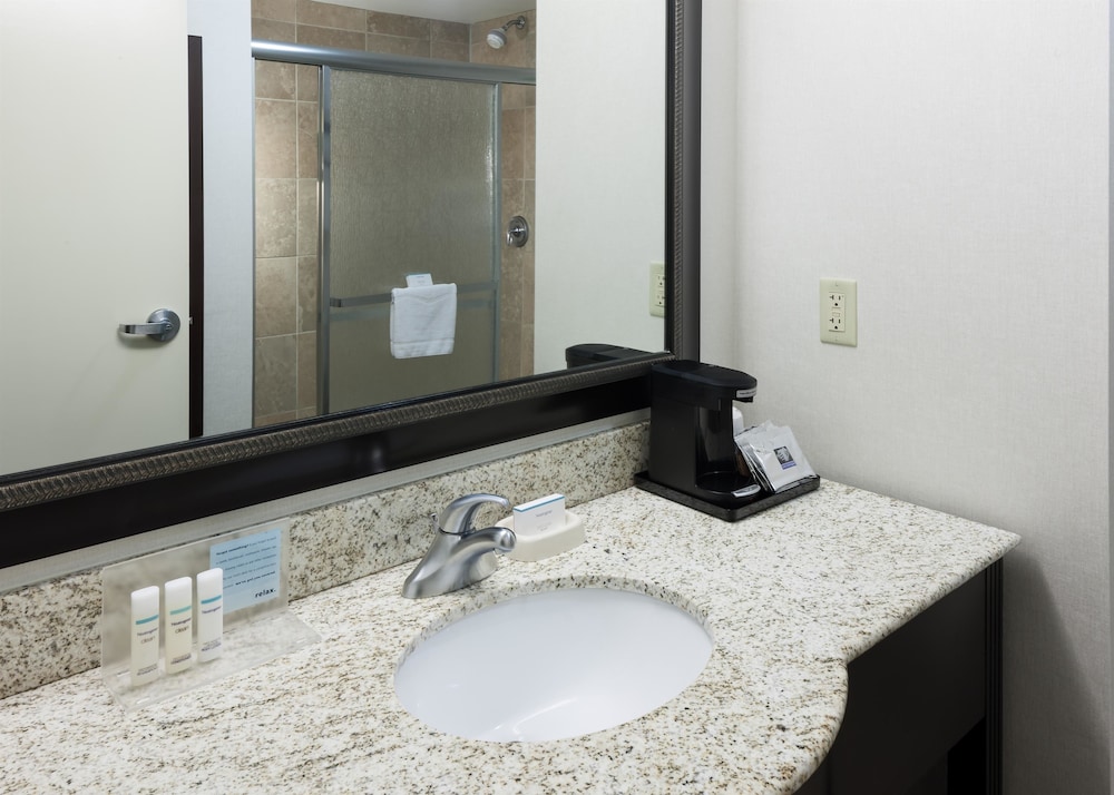 Hampton Inn Suites By Hilton Omaha Downtown 12/46