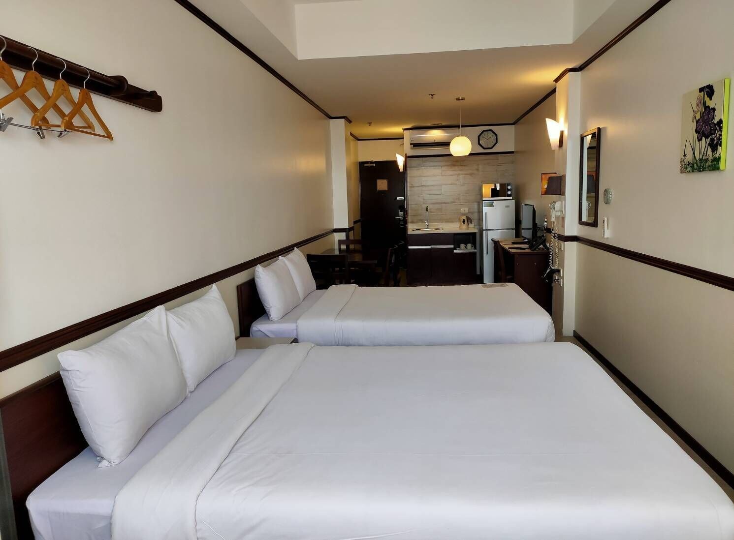 DELUXE, TWIN BEDS