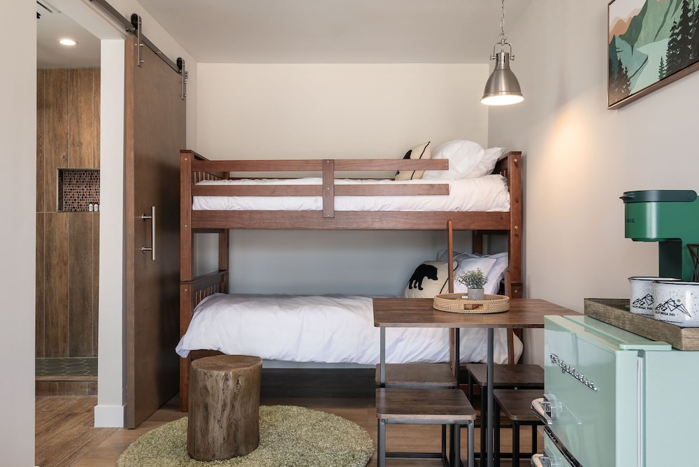 California Inn 24/49