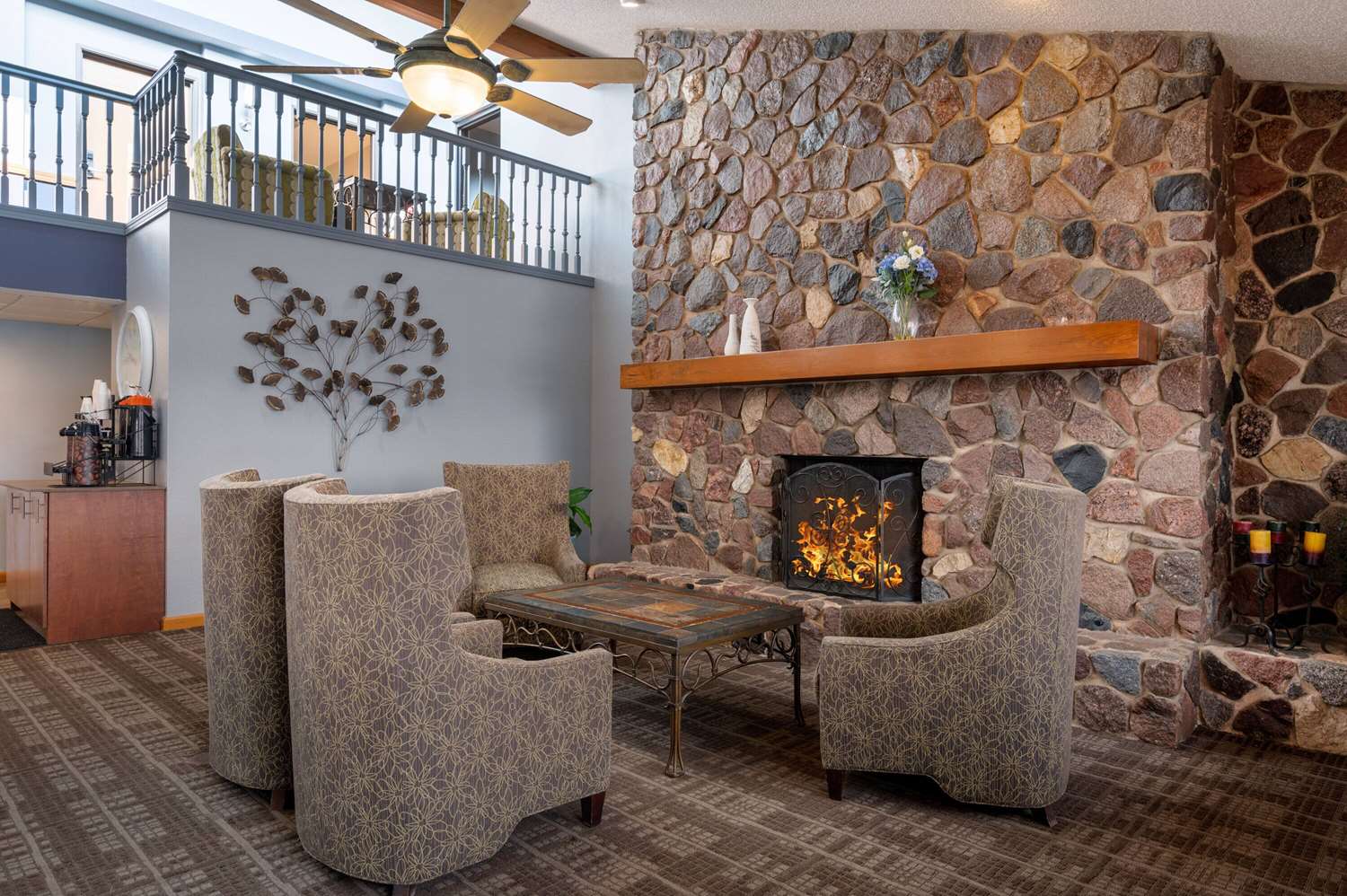 AmericInn by Wyndham Eau Claire 13/28
