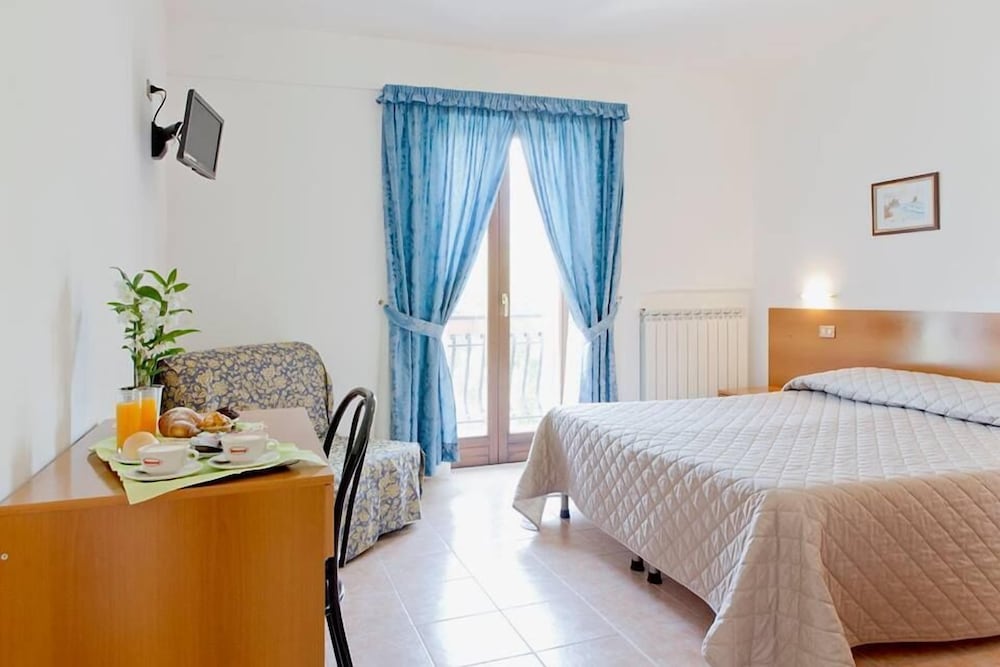 Albergo Della Corte 10/27