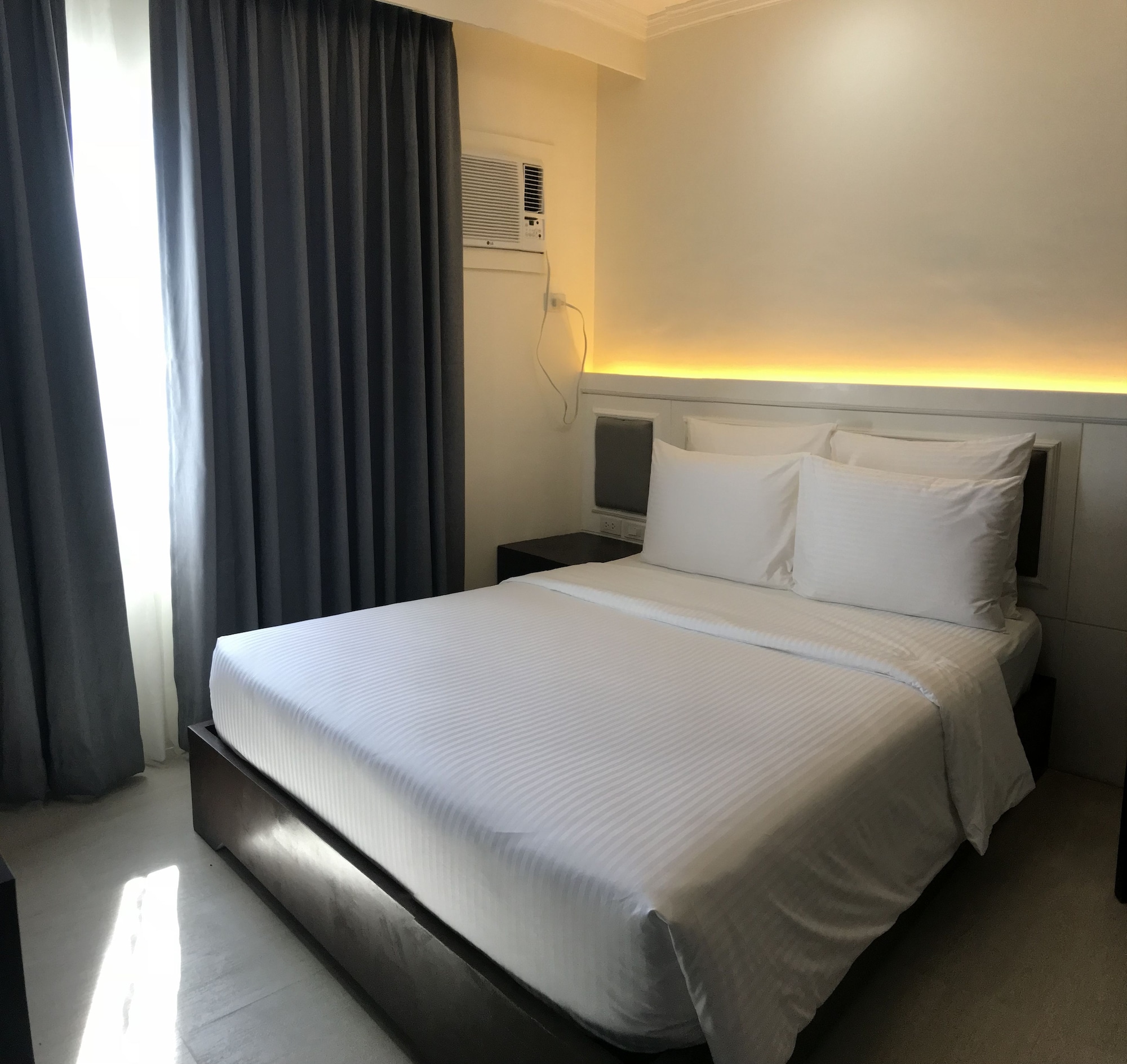 1 Bedroom, Suite, King Bed, Queen Bed, Meadows View
