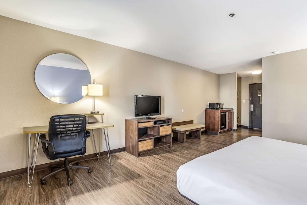 Quality Inn Calvert City - Paducah East 12/31