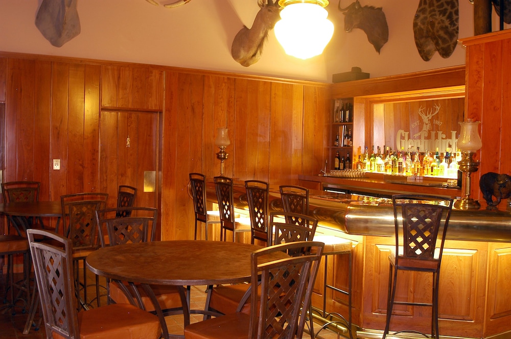Foundry Guest Lodge 30/50
