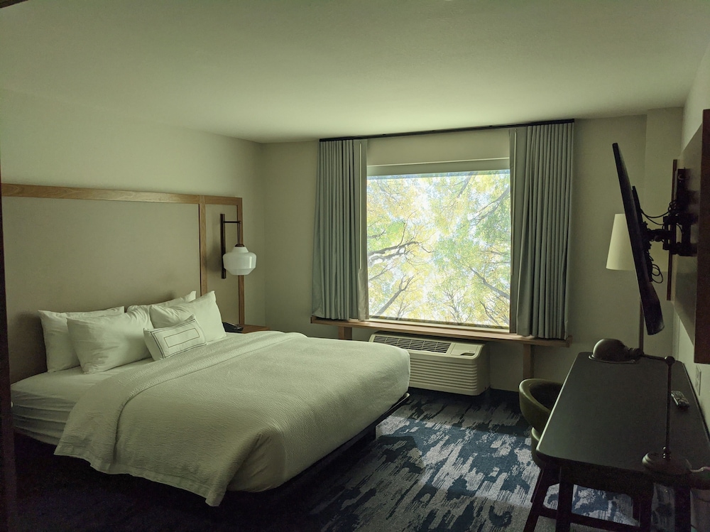 Fairfield Inn & Suites by Marriott Lincoln Crete 8/50