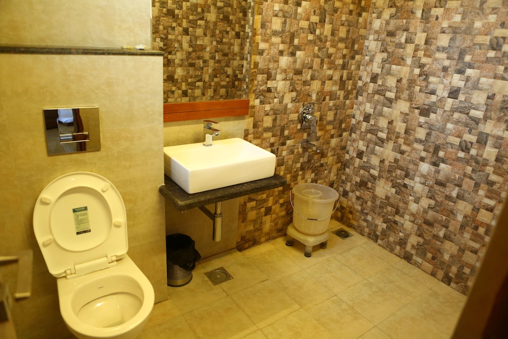Oyo Rooms Mussoorie Library 36/38
