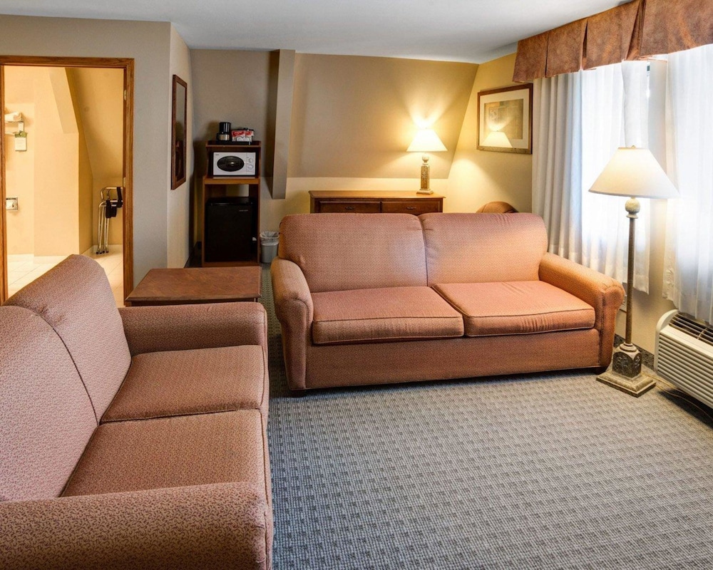 Quality Inn Ashland Lake Superior 32/49