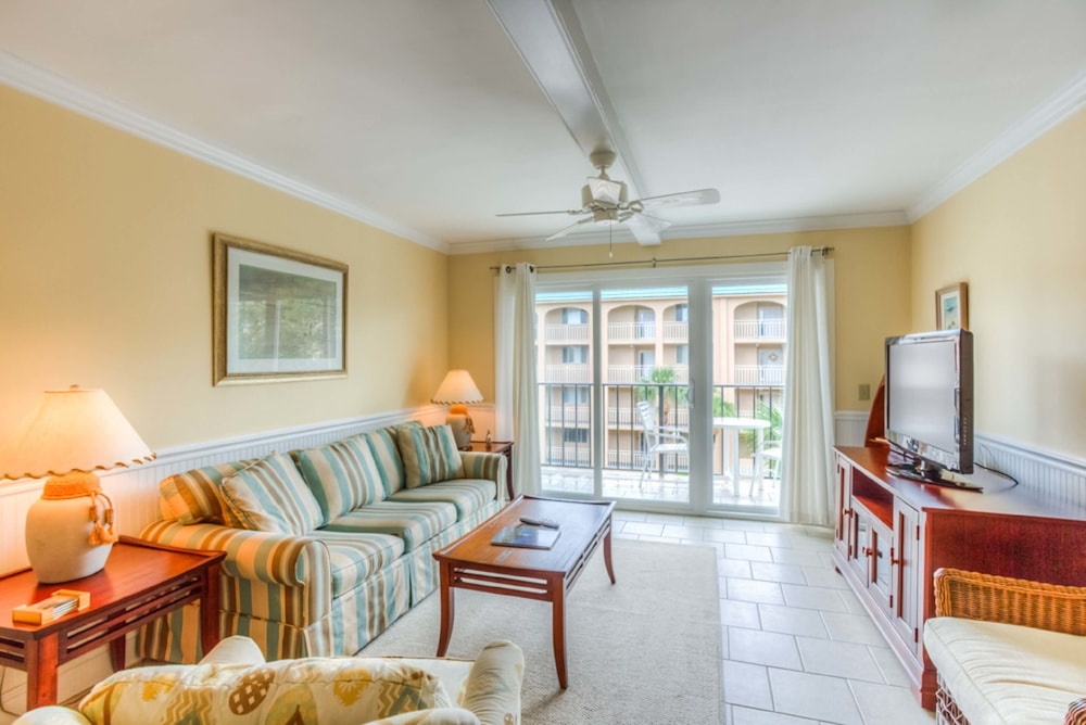 Hodnett Cooper's Beach Club 34/73