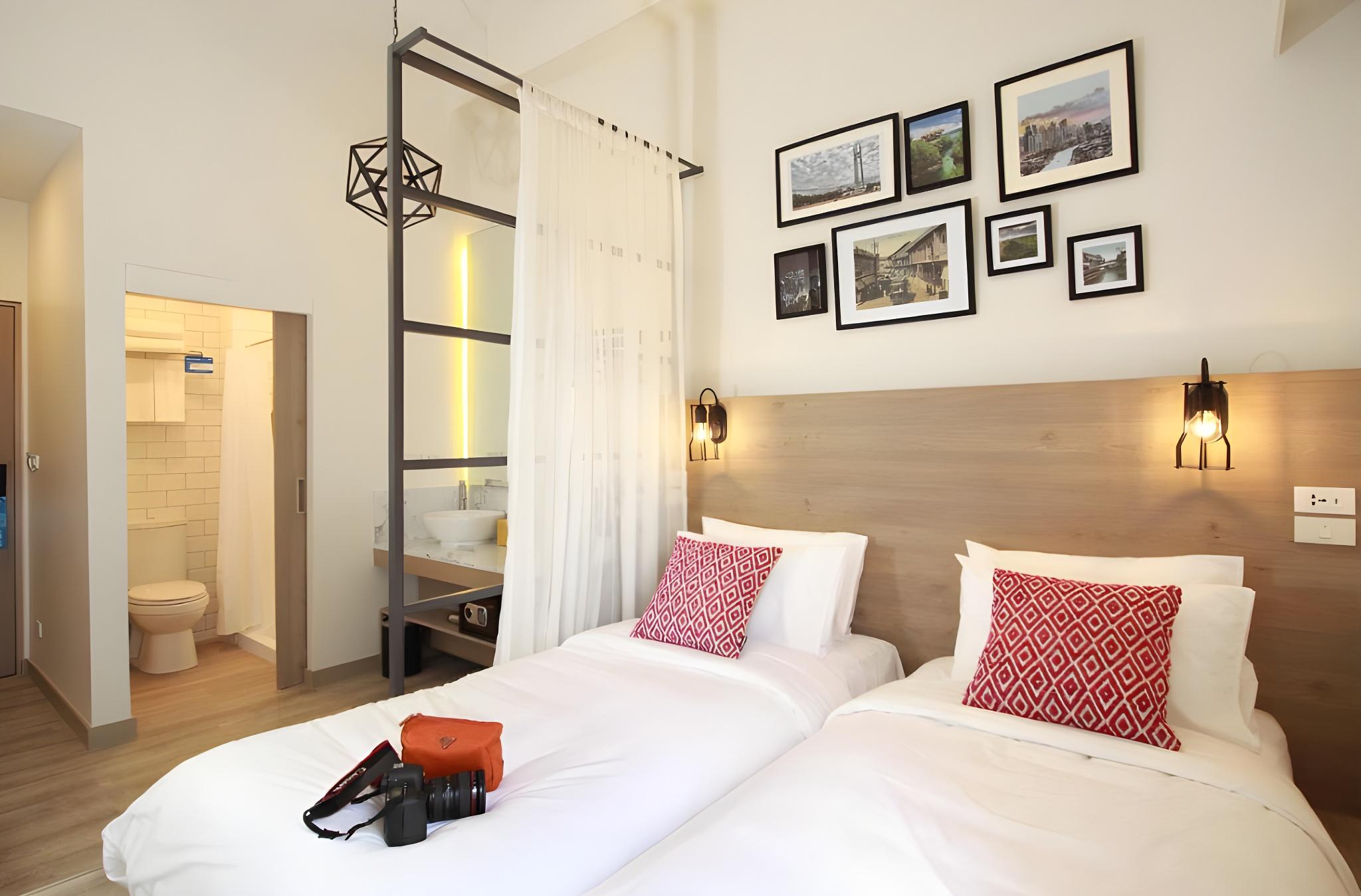 Makai, Avenue, Twin Beds