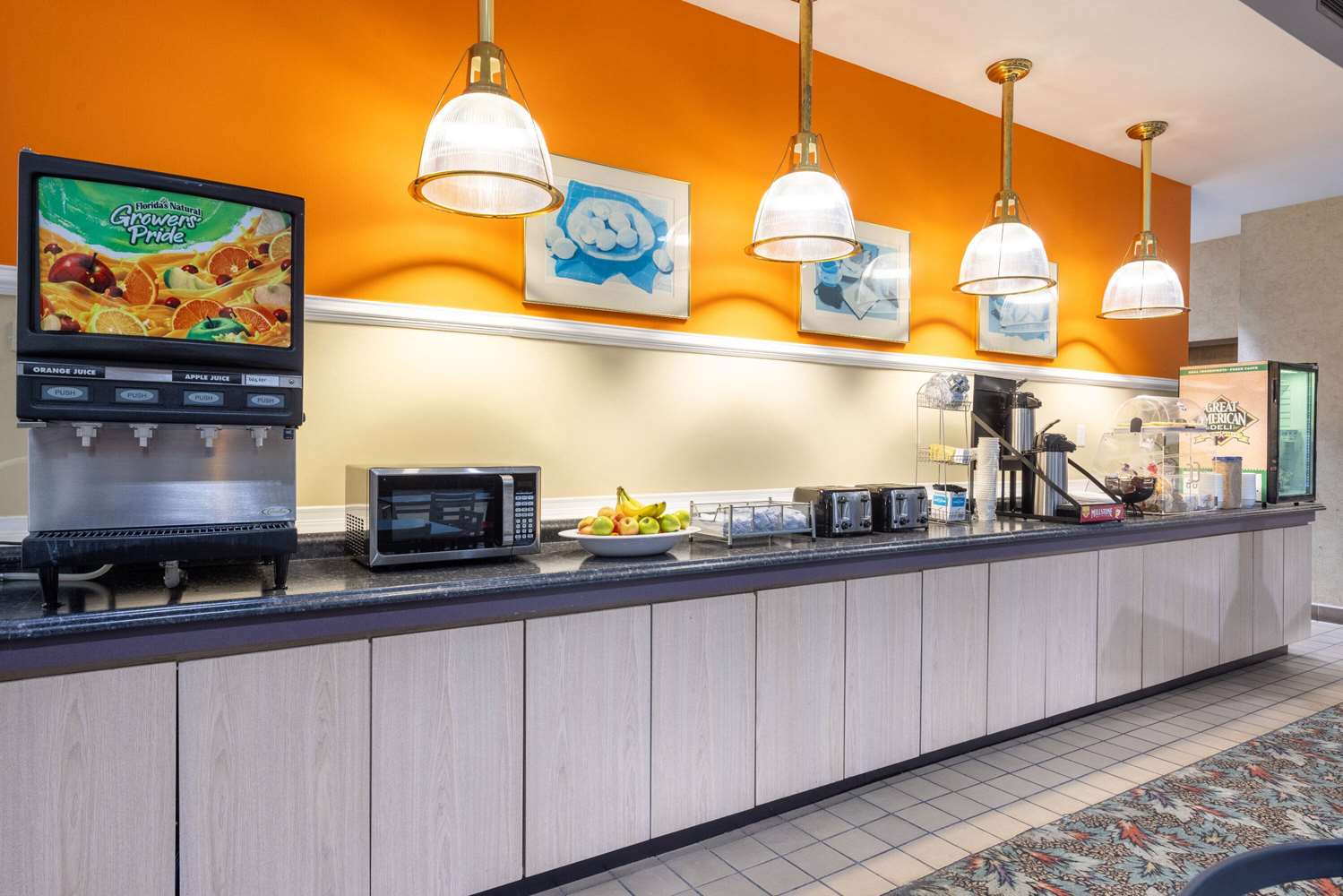 Howard Johnson by Wyndham Salem Hotel & Conference Center 6/30