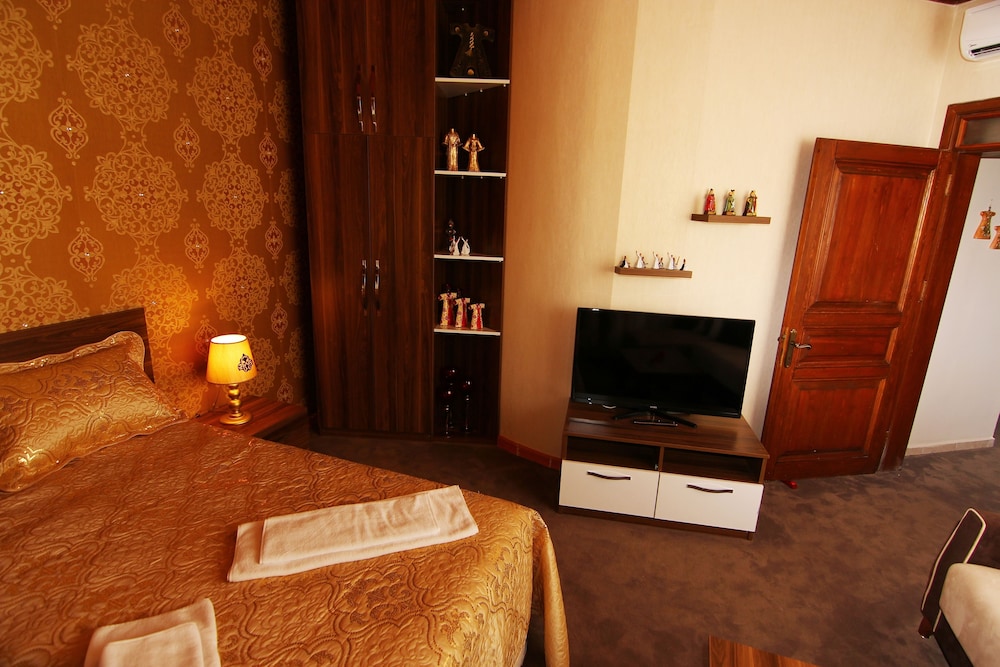 The Pashas House 33/44