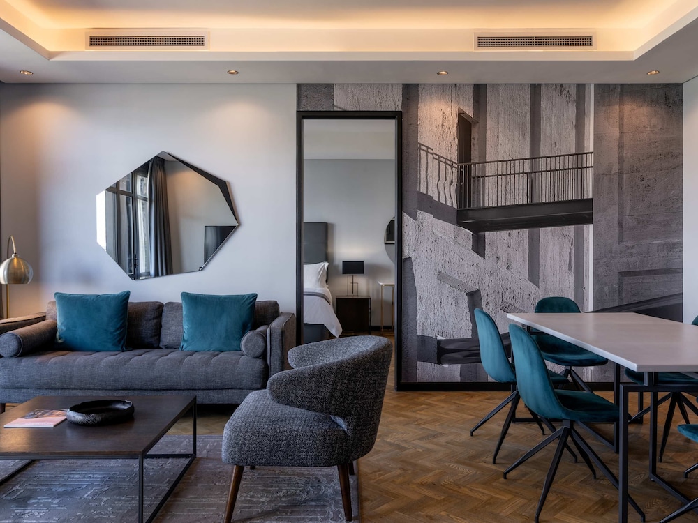 The Onyx Hotel 41/64