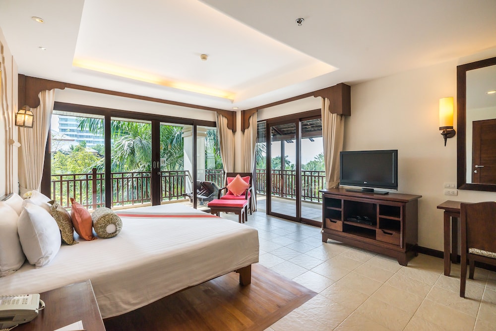 Ravindra Beach Resort and Spa 36/76