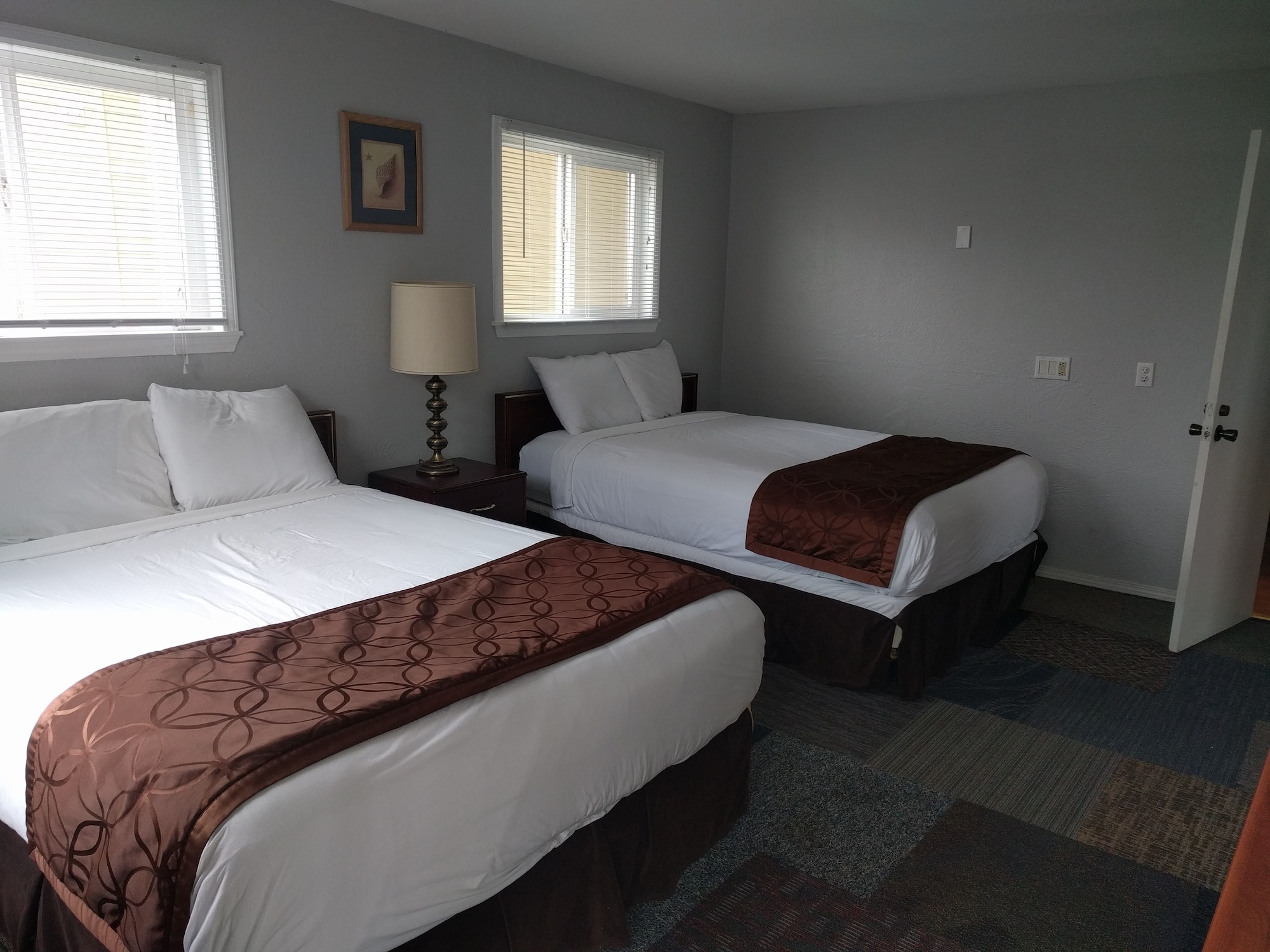 استوديو بسريرين كوين بمطبخ، Ocean Shores Inn Suites 2/5