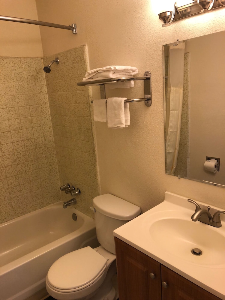 Casa Linda Motel 6/10