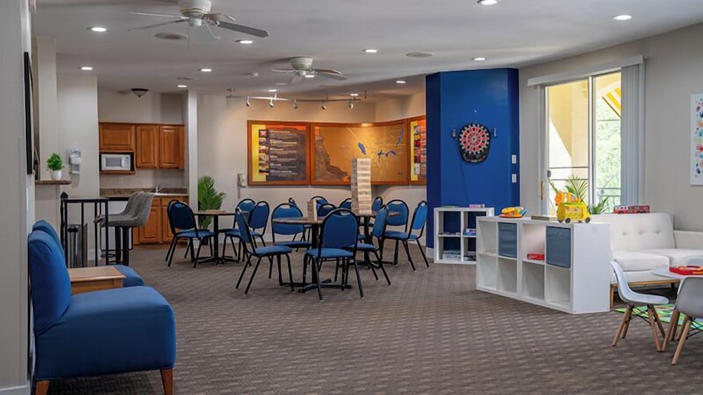 Club De Soleil All-Suite Resort 31/44