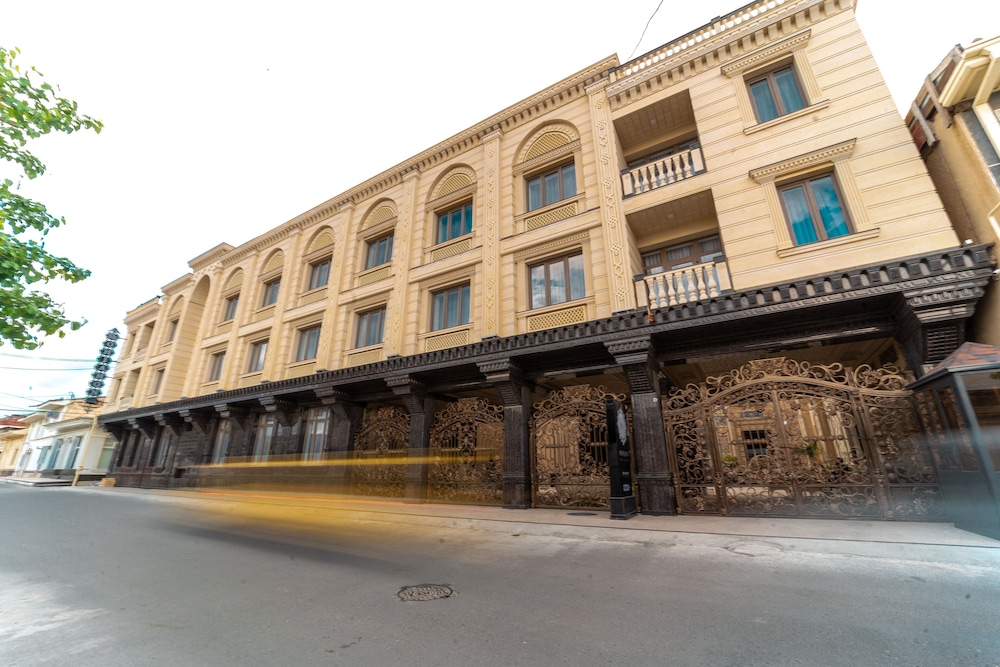 Shohjahon Palace 2/20